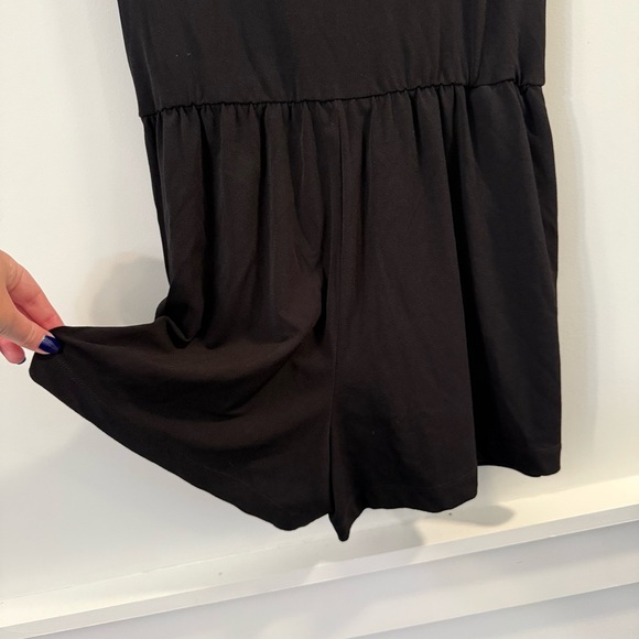 Women’s new BCBGeneration Black wrap front sleeveless romper size small S - Picture 6 of 7